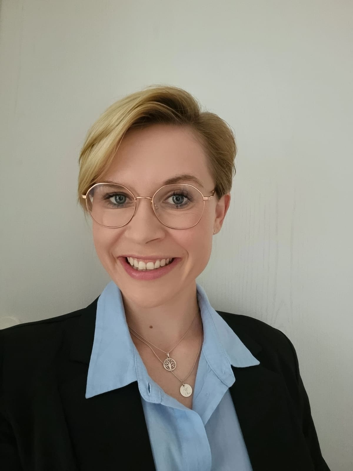 Frau Jana Grett